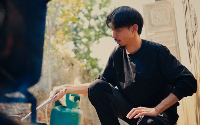 Đen dùng doanh thu MV xây phòng học cho trẻ em vùng cao