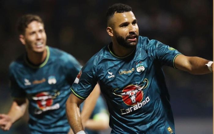 Thắng Thanh Hoá, HAGL thoát khỏi đáy bảng!