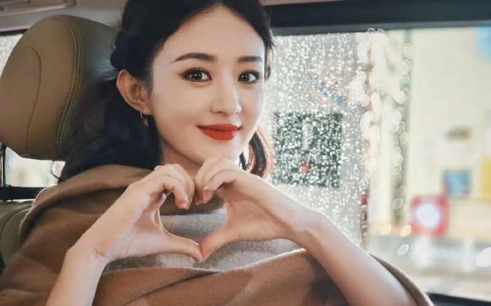 Triệu Lệ Dĩnh xác lập kỷ lục mới, đến Tiêu Chiến cũng phải ngậm ngùi xếp sau