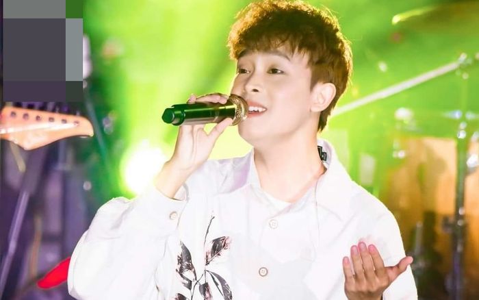 Nam nhạc sĩ đăng ảnh cùng Hồ Văn Cường, tuyên bố: 'Tới công chuyện'