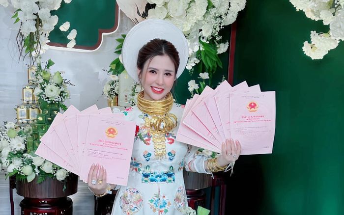 Cô dâu Cần Thơ nhận của hồi môn 'siêu khủng': Gần 30 tỷ đồng, 13 sổ hồng nhưng ấn tượng vẫn là nhan sắc