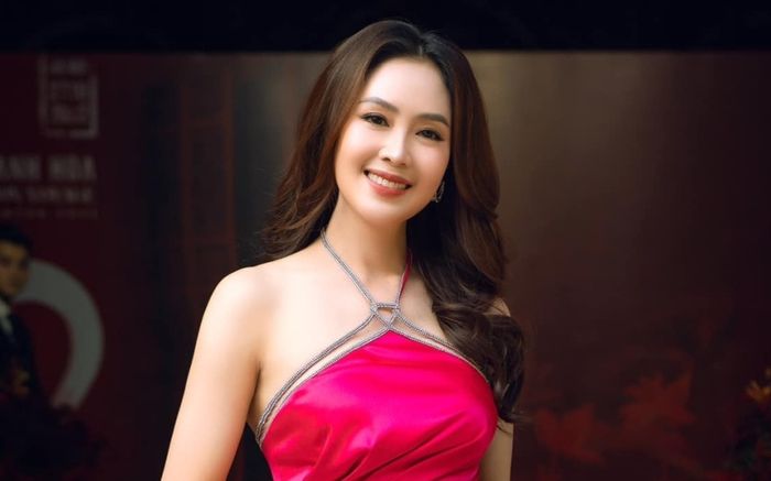 Hé lộ danh tính người yêu cũ Hồng Diễm, điển trai thế nào mà khiến Quang Sự phát ghen?