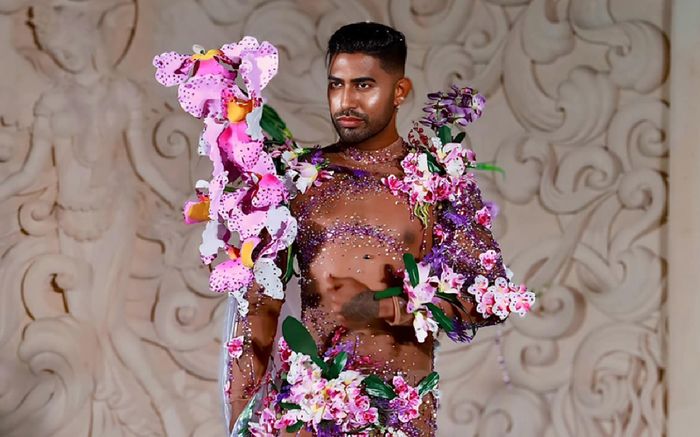 Trang phục dân tộc của thí sinh Nam vương Du lịch Hoàn vũ bị chê tơi tả