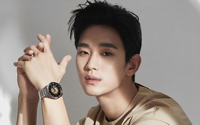 Kim Soo Hyun nhận tin buồn giữa ồn ào tình ái