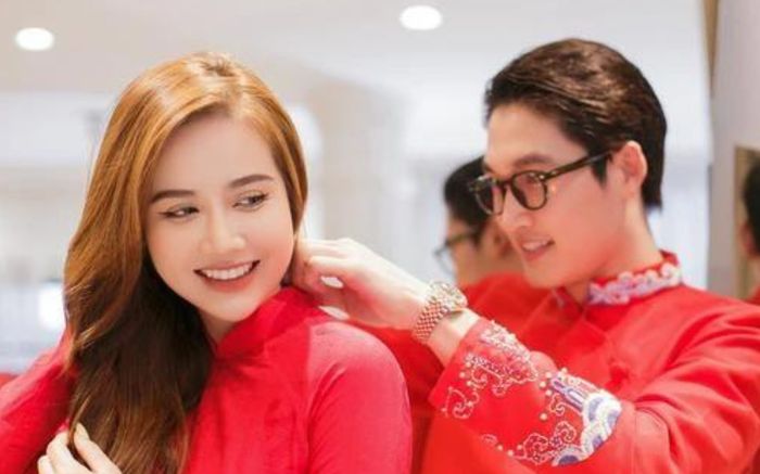 Huyền Lizzie và Đình Tú lộ bằng chứng hẹn hò khiến cư dân mạng 'đứng ngồi không yên'