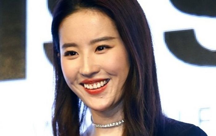 BXH sao nữ có nụ cười xấu nhất Cbiz: Lưu Diệc Phi - Dương Tử góp ngay 1 vé, hạng 1 nhìn mà hú hồn