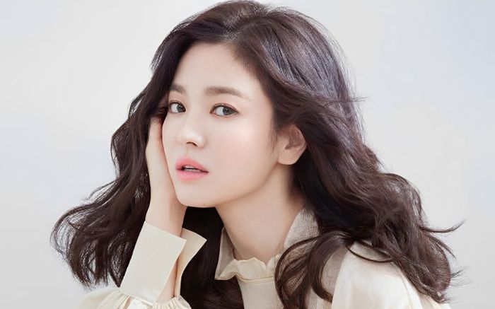 Danh tính 'ông xã' ngoại quốc vừa đẹp vừa giàu của Song Hye Kyo