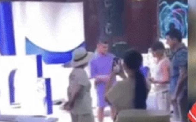 Quang Hải làm gì khi Chu Thanh Huyền xinh đẹp trong đám cưới tại quê nhà