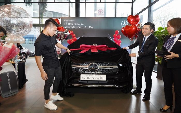 Quang Hải đang sở hữu xế hộp gì?