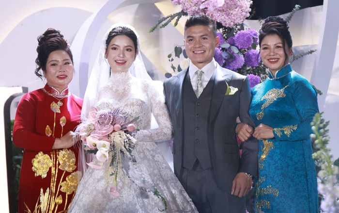 Hé lộ giá trị váy cưới của bà xã Quang Hải, con số khủng cỡ nào?