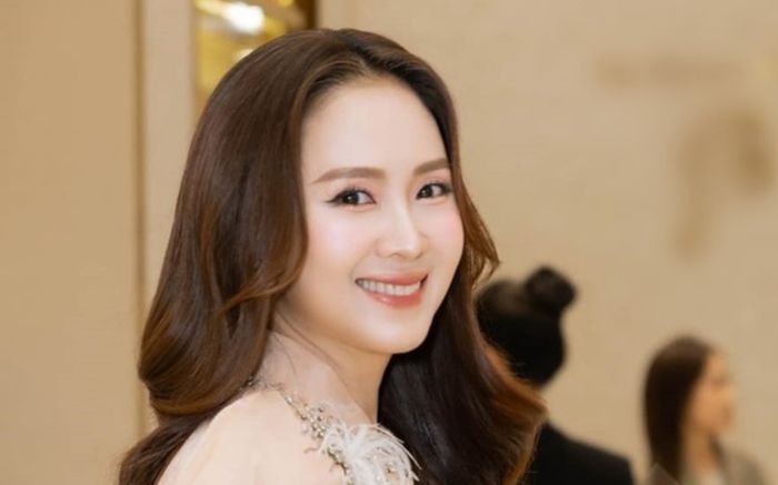 Hồng Diễm có gì mà được cả mẹ chồng và mẹ ruột không tiếc lời khen ngợi?