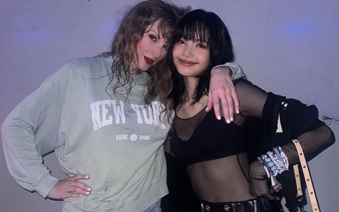 Lisa chụp ảnh cùng Taylor Swift ở hậu trường The Eras Tour: Ngọt ngào thế này sao fan không 'tan chảy!