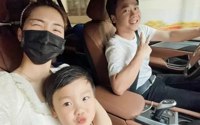 Hoà Minzy tiết lộ con trai đã sang Úc với bố