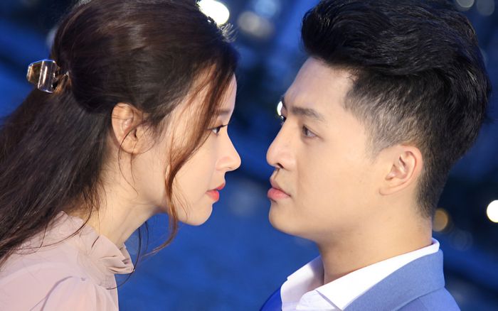 Midu - Harry Lu tiết lộ cảm giác khi hôn đối phương, nói gì mà gây bão?