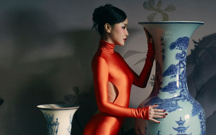 Nâng chén tiêu sầu và màn tái xuất đậm đà nữ quyền của Bích Phương