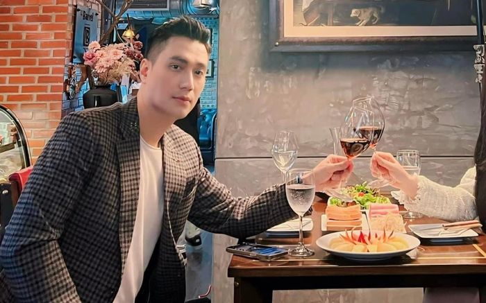 Chỉ một chi tiết, Việt Anh để lộ chuyện đang hẹn hò?