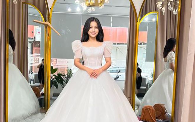 Con gái nuôi Phi Nhung khoe ảnh thử váy cưới, chuẩn bị kết hôn