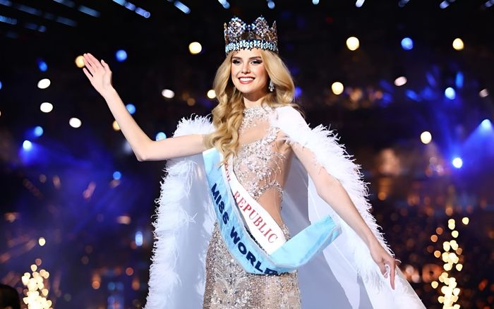 'Búp bê sống' Czech Republic đăng quang Miss World