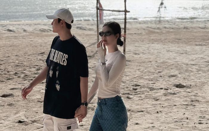 Chuyện Ngọc Trinh đăng ký kết hôn và lộ bụng bầu