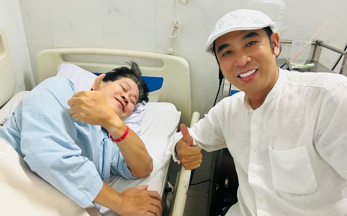 NS Phước Sang sau 1 tuần đột quỵ, có hành động đặc biệt khi đồng nghiệp vào thăm