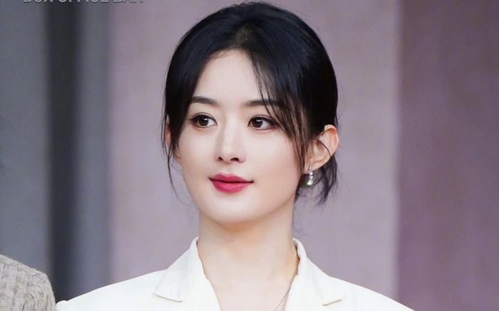 Cận cảnh nhan sắc cực phẩm của em trai Triệu Lệ Dĩnh: Không làm minh tinh quá phí!