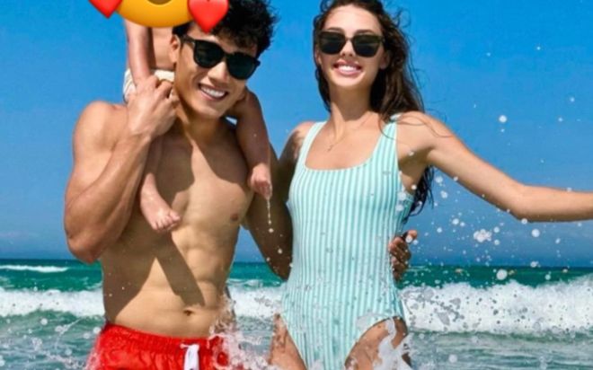 'Chồng quốc dân' Bùi Tiến Dũng khoe 'múi sầu riêng' bên vợ Tây quyến rũ