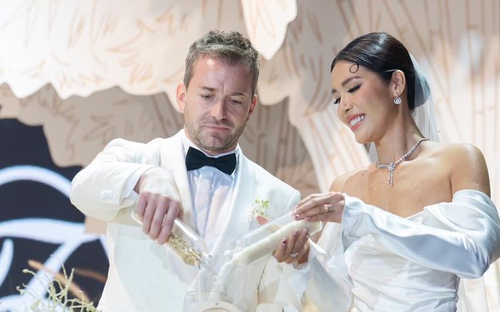 Nam nghệ sĩ 'kêu cứu' trong đám cưới Minh Tú vì lý do bất ngờ