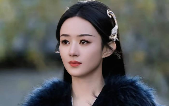 Triệu Lệ Dĩnh bất ngờ bị đoàn phim Dữ Phượng Hành công khai chế giễu