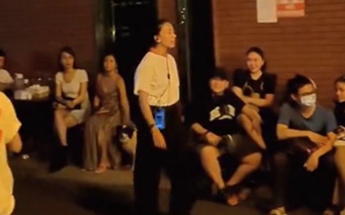 Nữ diễn viên Việt nổi tiếng đi bán mì, tập ăn chay sau khi lấy chồng trẻ kém 11 tuổi