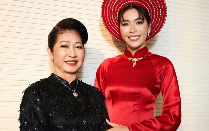 Minh Tú cảm ơn mẹ về món quà đặc biệt