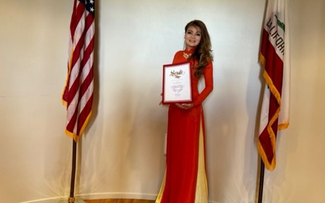 Hoa hậu Thanh Mai bất ngờ nhận giải thưởng Người phụ nữ xuất sắc năm 2024