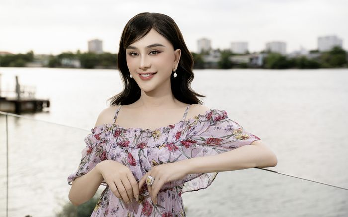 Lâm Khánh Chi tiết lộ sự cố hiếm gặp khi sang Trung Quốc 'trùng tu' nhan sắc