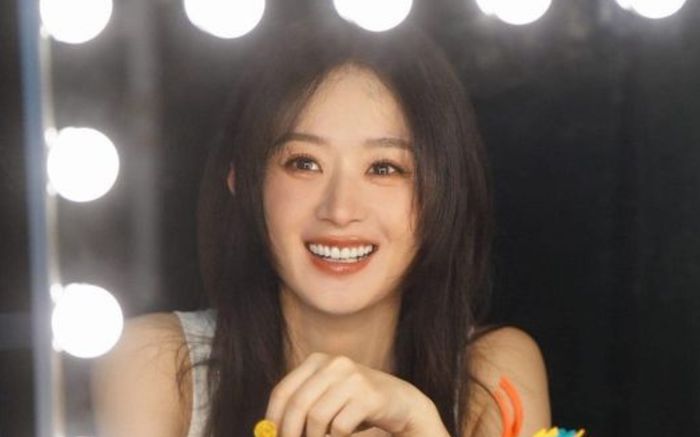 Triệu Lệ Dĩnh và tình trẻ thông báo tin vui sau thời gian dài công khai yêu đương