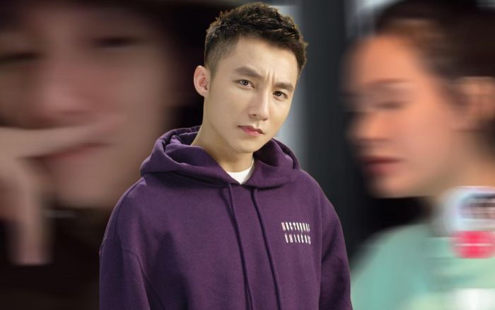 Xôn xao khoảnh khắc Sơn Tùng liên tục mỉm cười, mê mẩn nghe Hiền Hồ hát?