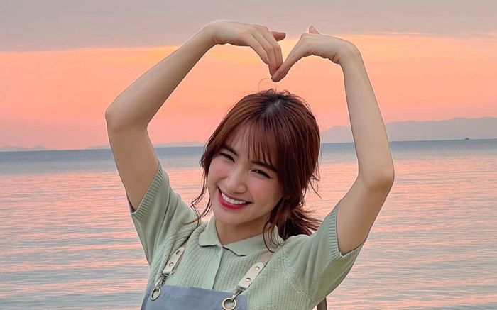 Hòa Minzy được một người đòi 'bật tình yêu lên', danh tính khiến dân tình xôn xao