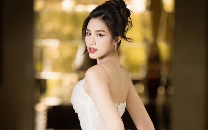 Hoa hậu Đỗ Thị Hà nói gì trước thông tin sắp làm dâu nhà hào môn?