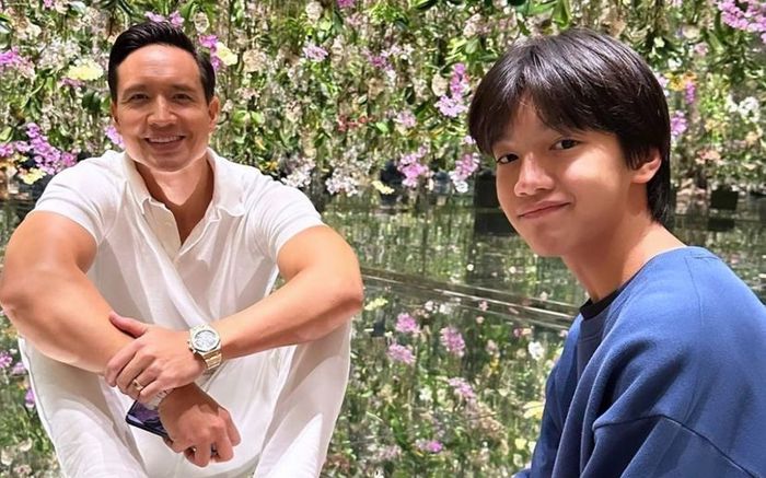 Con trai Hồ Ngọc Hà lộ rõ vóc dáng cao lớn khi ở bên cạnh Kim Lý