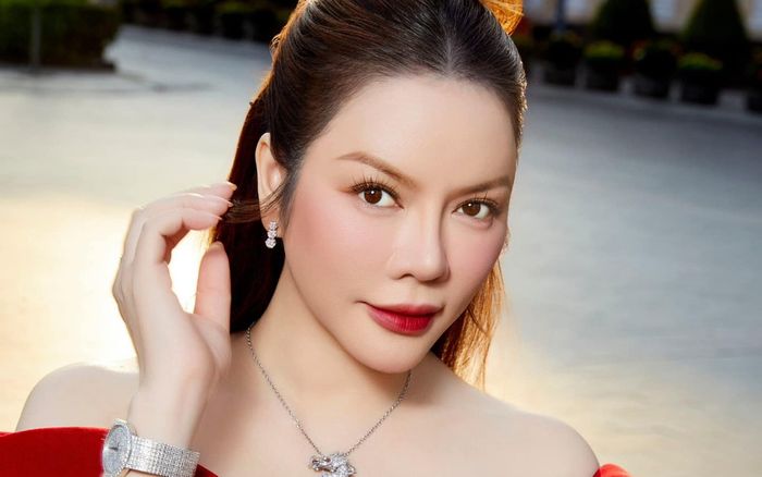 Lý Nhã Kỳ chữa bệnh bằng cách của người siêu giàu, khó ai có thể bì kịp