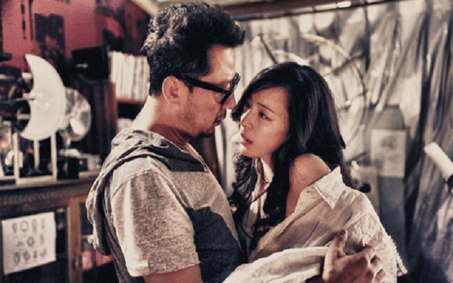 Mỹ nhân 'dùng tình đổi vai' với 20 đạo diễn, bị hội 'chính thất' hợp lực loại khỏi showbiz