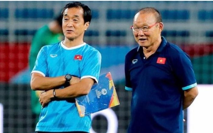 Trợ lý Lee Yong Jin muốn làm HLV tuyển Việt Nam, HLV Park Hang Seo có trở lại?
