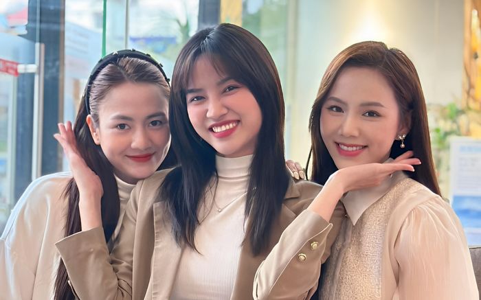 'Bà xã' Thanh Sơn hội ngộ nhóm bạn thân toàn cực phẩm Vbiz, danh tính mẹ đơn thân ngồi cạnh gây chú ý