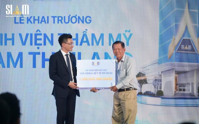 Bệnh viện Thẩm mỹ SIAM Thailand nhận giải thưởng lớn ngay trong ngày khai trương