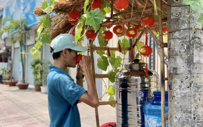 TPHCM đề nghị người dân trữ nước ngọt, dùng nước tiết kiệm