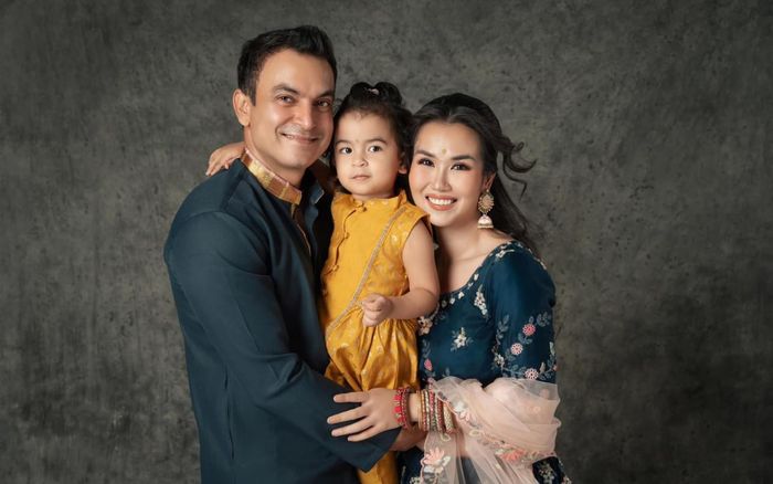 Ông xã Võ Hạ Trâm 'đứng hình' khi biết tin vợ mang bầu, ái nữ phản ứng gây chú ý khi được lên chức