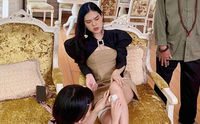 Ngọc Trinh hết tiền sau khi xây nhà cùng chồng