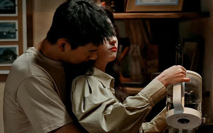 Tình cũ Lưu Diệc Phi vừa trở lại đã gây sốt, sức hút không kém cạnh 'thần tiên tỷ tỷ'