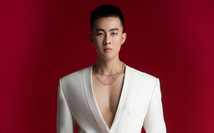 Một ứng cử viên nam vương 'quay xe', rút tên khỏi đường đua Mr World Vietnam