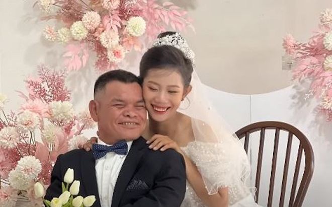 Người đàn ông tí hon 47 tuổi cưới vợ đẹp kém 26 tuổi