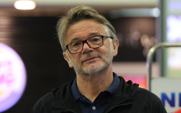 Trở lại Pháp, HLV Troussier nói về người hâm mộ Việt Nam