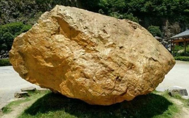 Tảng vàng chục nghìn tỷ nằm lộ thiên giữa trời chẳng ai dám lấy, nghe lý do ai cũng gật gù